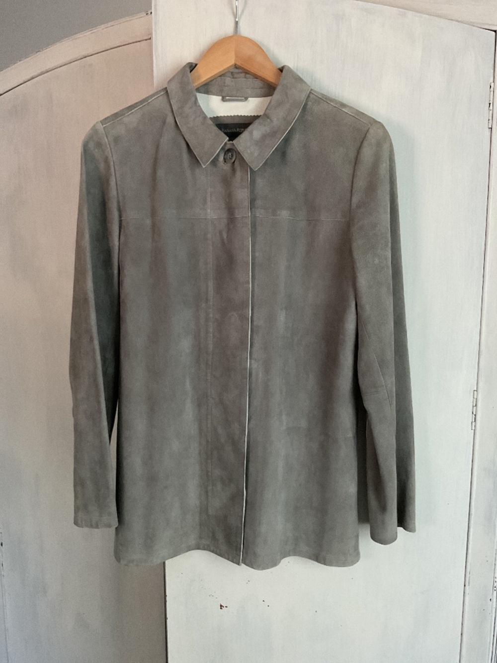 EUC Banana Republic Gray Suede Shirt / Jacket